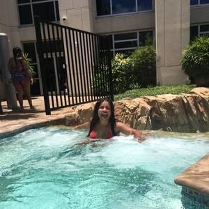 Meet your Posher, Karol